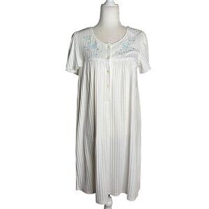 Miss Elaine Classics White Short Sleeve Embroidered Nightgown Small Cotton Blend